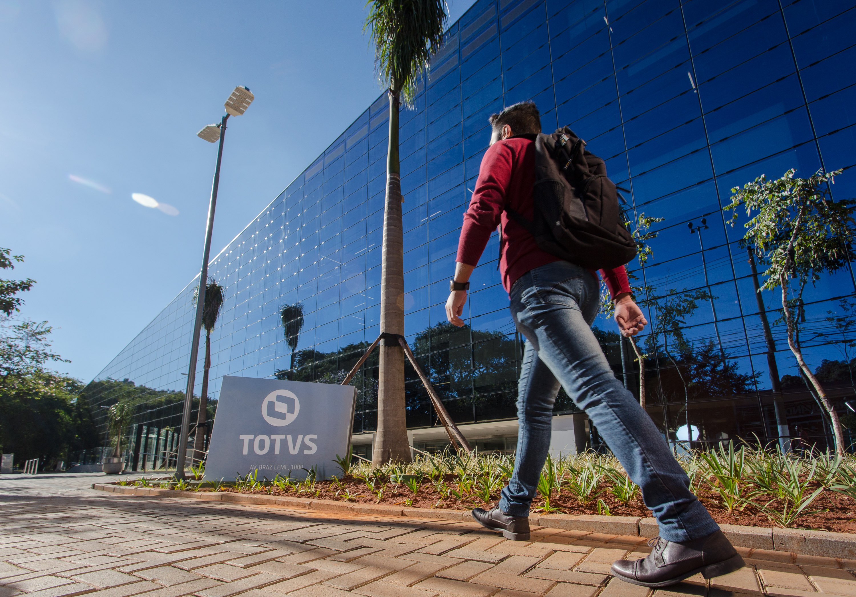 Reforma tributária traz desafios e oportunidades para empresas como a Totvs