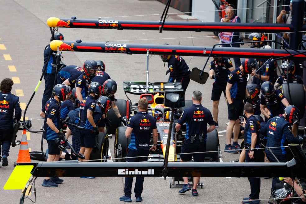 Max Verstappen faz pit stop no GP de Mônaco da Fórmula 1 em 2024 (Foto: Glenn Dunbar/LAT Images)