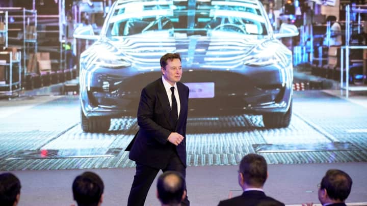 Tesla amplia área de serviço de robotáxi em Austin e adiciona Grok em breve