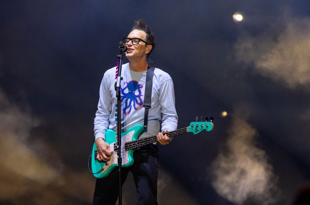Mark Hoppus, do Blink-182, falou sobre a tensão entre sua banda e o Green Day durante a icônica turnê Pop Disaster de 2002. (Foto: Reprodução)
