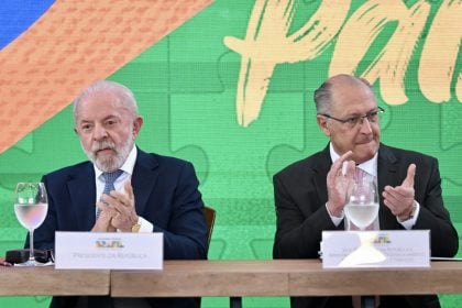 Lula exige respeito de Trump e reafirma compromisso com diálogo construtivo