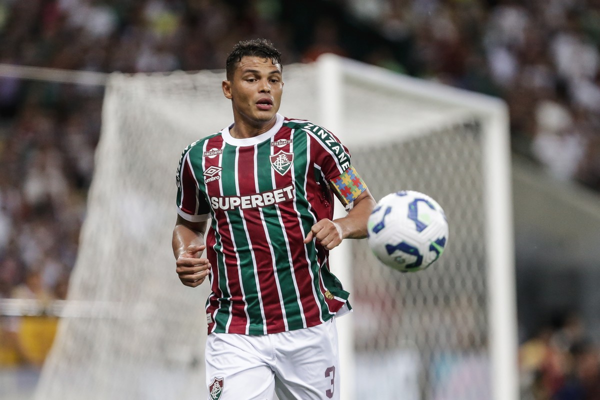 Coroas tricolores ensinam lições valiosas sobre paixão e tradição no futebol