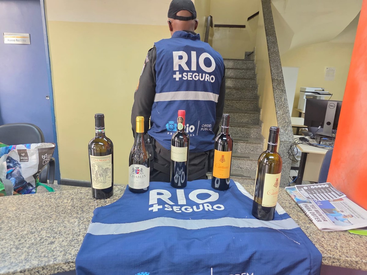 Ladrão é preso após roubar cinco garrafas de vinho avaliadas em R$ 2 mil