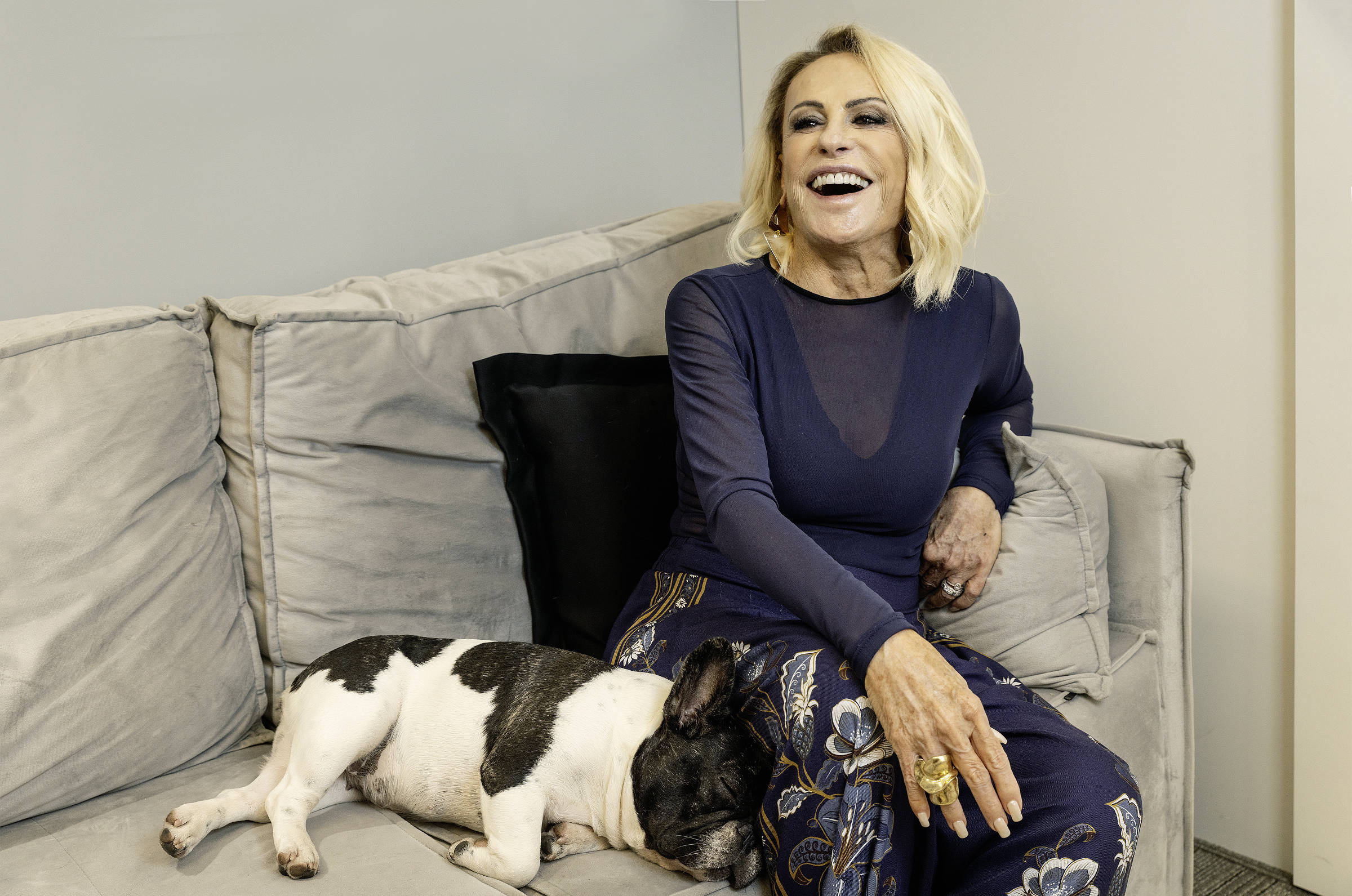 Ana Maria Braga vai se ausentar do Mais Você, ao lado da cadelinha Pitaya. (Foto: Eduardo Knapp - 3.abr.2025/Folhapress)