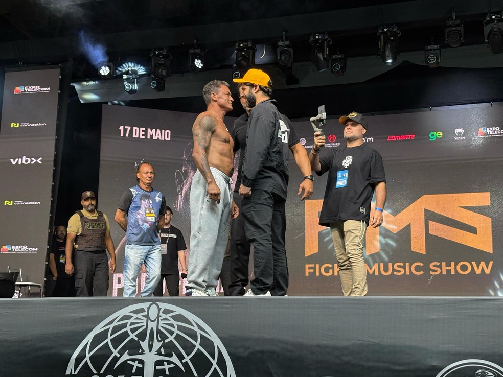Popó e Duda Nagle fazem a primeira encarada antes da luta no FMS 6 (Foto: Wesley Felix)