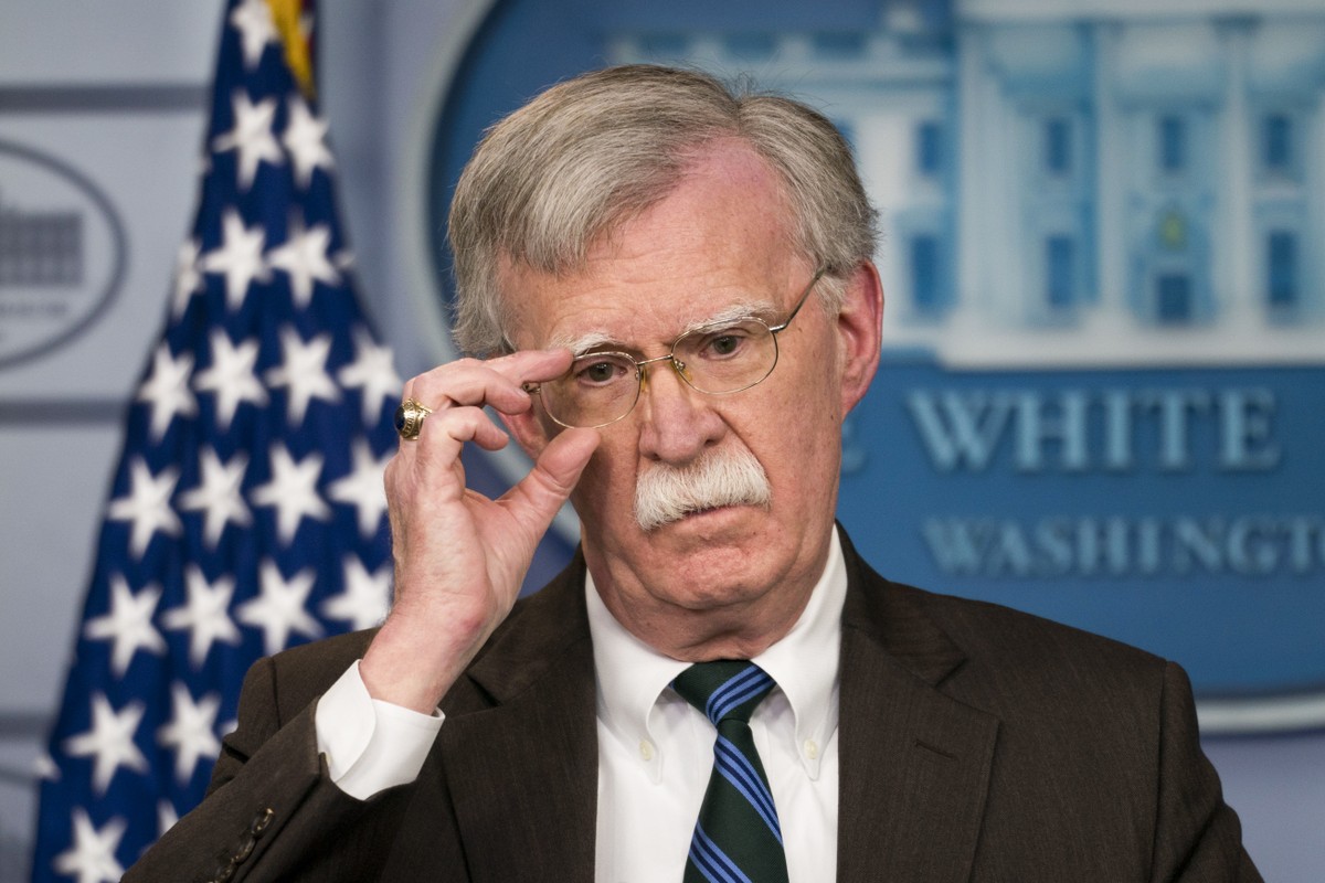 Ex-conselheiro critica decisão de Trump sobre envio de submarinos nucleares à Rússia