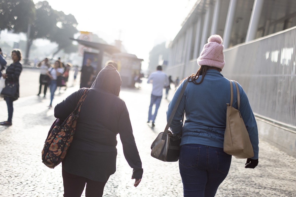 Frente fria derruba temperaturas no Rio e altera previsão do fim de semana