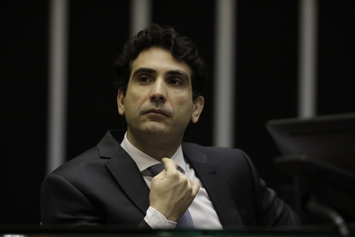 O presidente do Banco Central, Gabriel Galípolo, em sessão solene na Câmara (Foto: Cristiano Mariz/Agência O Globo)