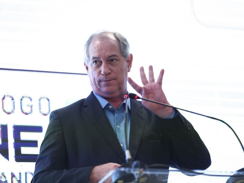 Ciro Gomes (Foto: José Cruz/Agência Brasil)  
Cid e Ciro Gomes nas eleições de 2018 (Foto: Jarbas Oliveira/Agência O Globo)
