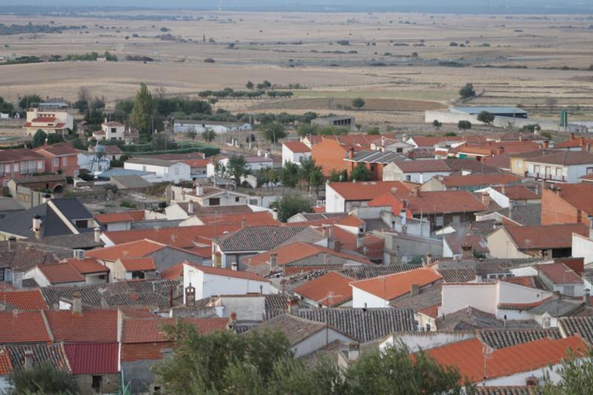 Casas à venda por apenas € 12 mil na cidade de Herreruela de Oropesa, na Espanha. (Foto: Reprodução)