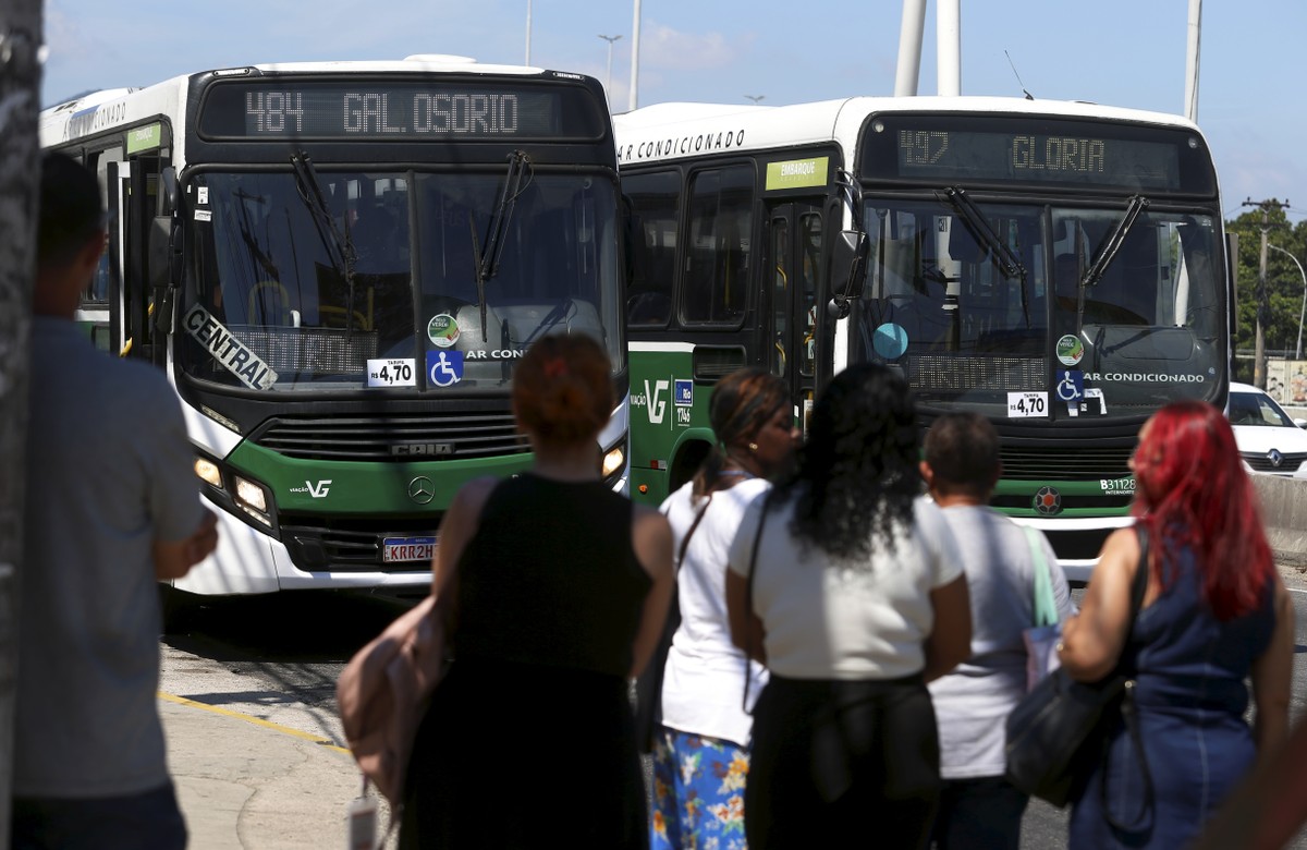 Redução de ônibus no Rio começa nesta quarta-feira com frota diminuída durante o dia
