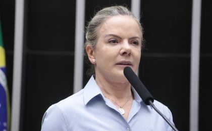 Gleisi classifica carta de Trump a Bolsonaro como 'chantagem' ao Brasil