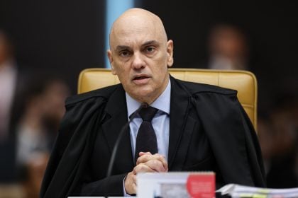 Moraes decide retirar tornozeleira, mas condena ré do 8 de Janeiro a 17 anos