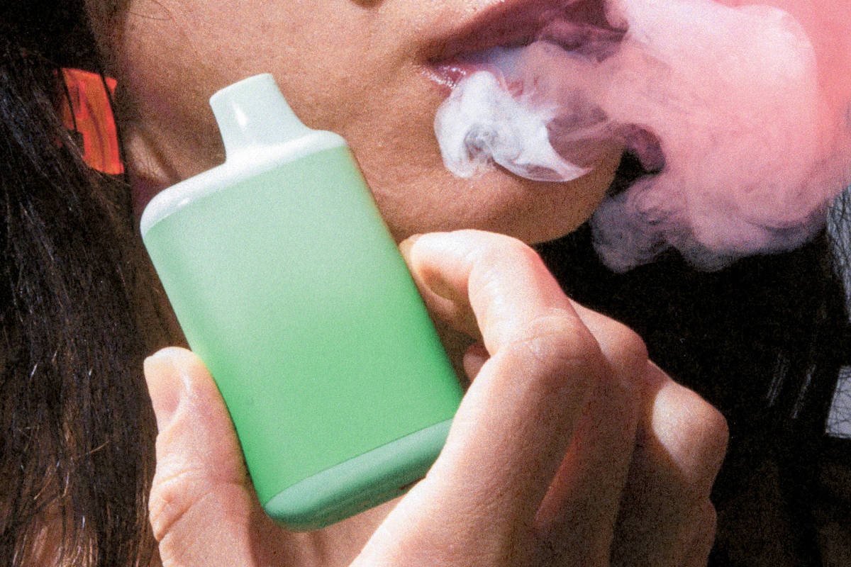 Estudos revelam danos à saúde causados pelo uso de vapes, os cigarros eletrônicos
