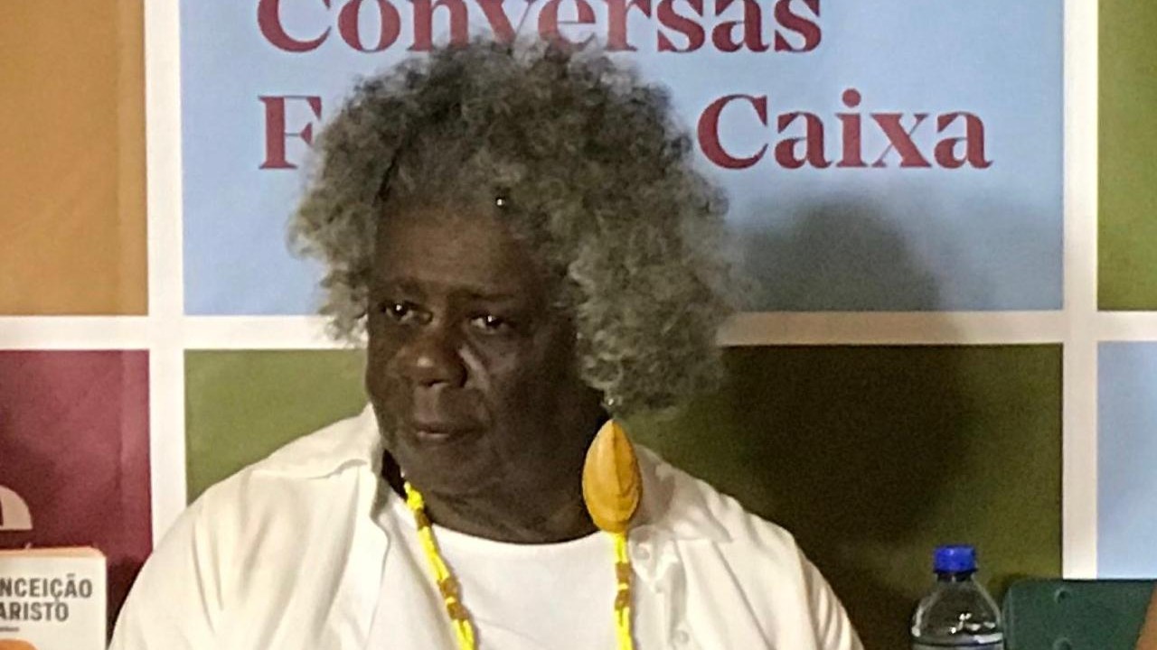 Corpo negro é alvo de suspeitas e preconceitos, afirma Conceição Evaristo