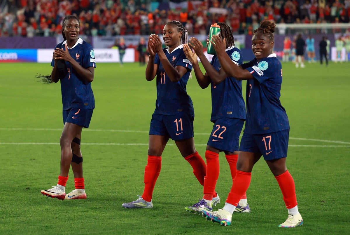 França descansa e faz mudanças na equipe, obtendo sucesso contra o País de Gales