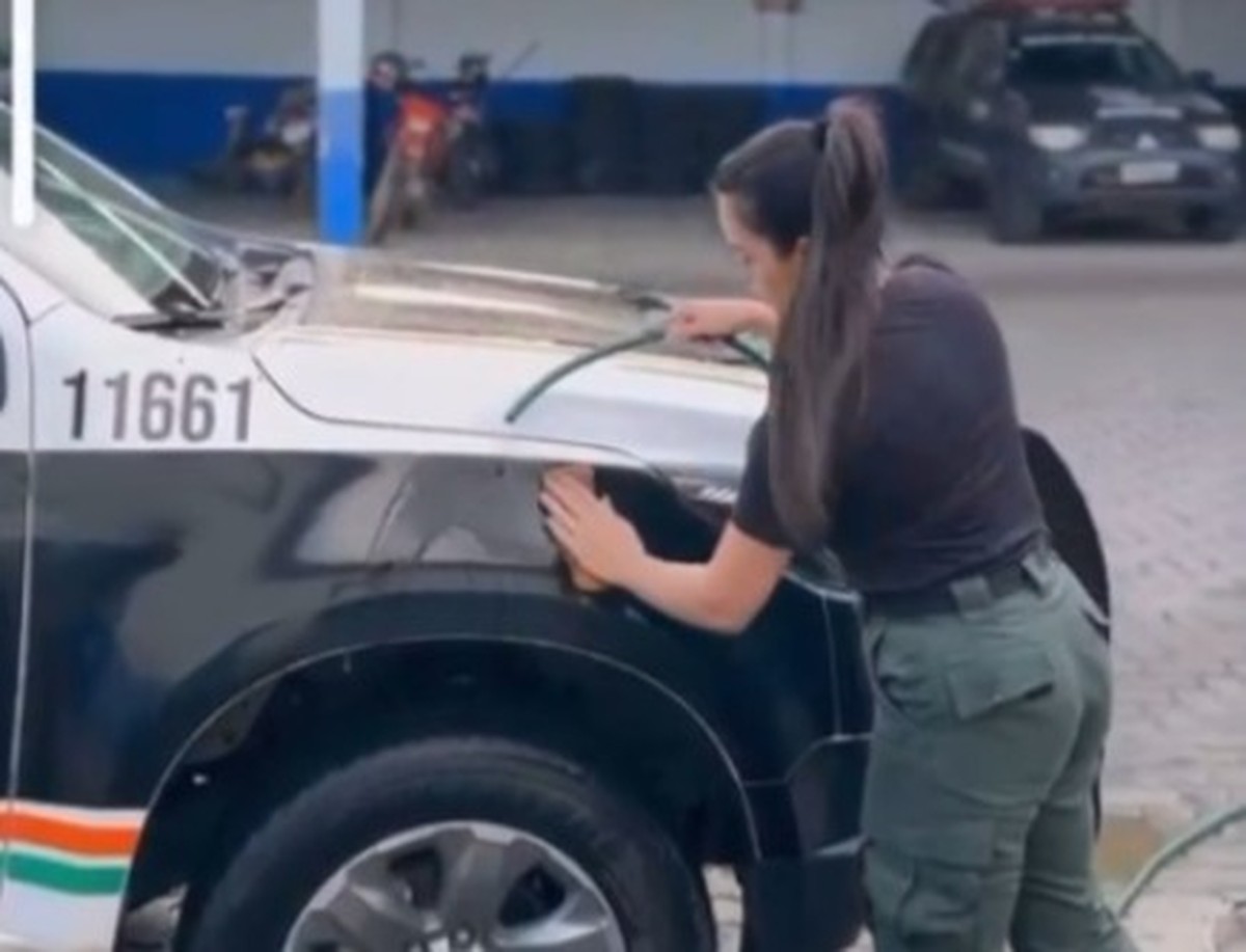 Mayara Kelly Melo Mota foi punida com detenção em quartel após publicar vídeos de atividades policiais nas redes (Foto: Reprodução)