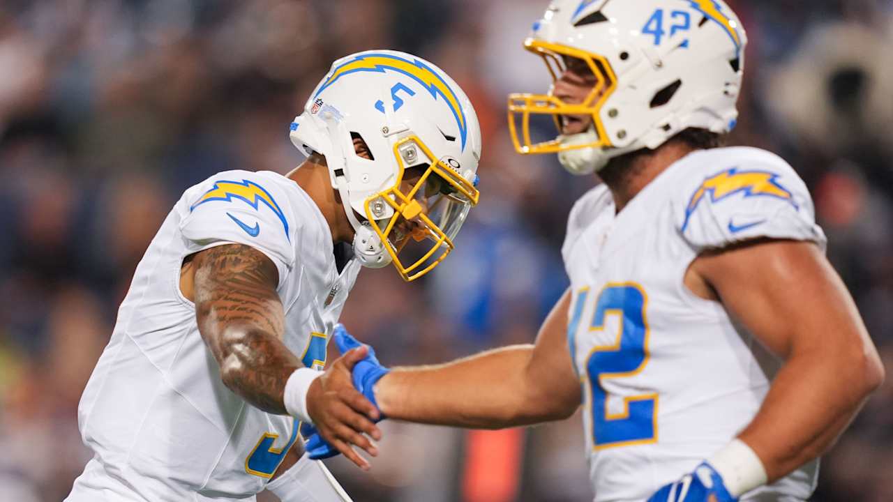 Chargers dominam Lions e vencem por 34 a 7 no jogo do Hall da Fama de 2025
