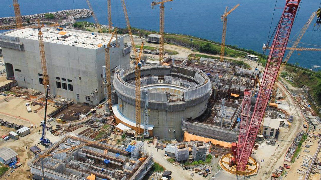 Obra da usina nuclear de Angra 3, no Rio: obrigação de investimento foi atenuada (Foto: Divulgação)