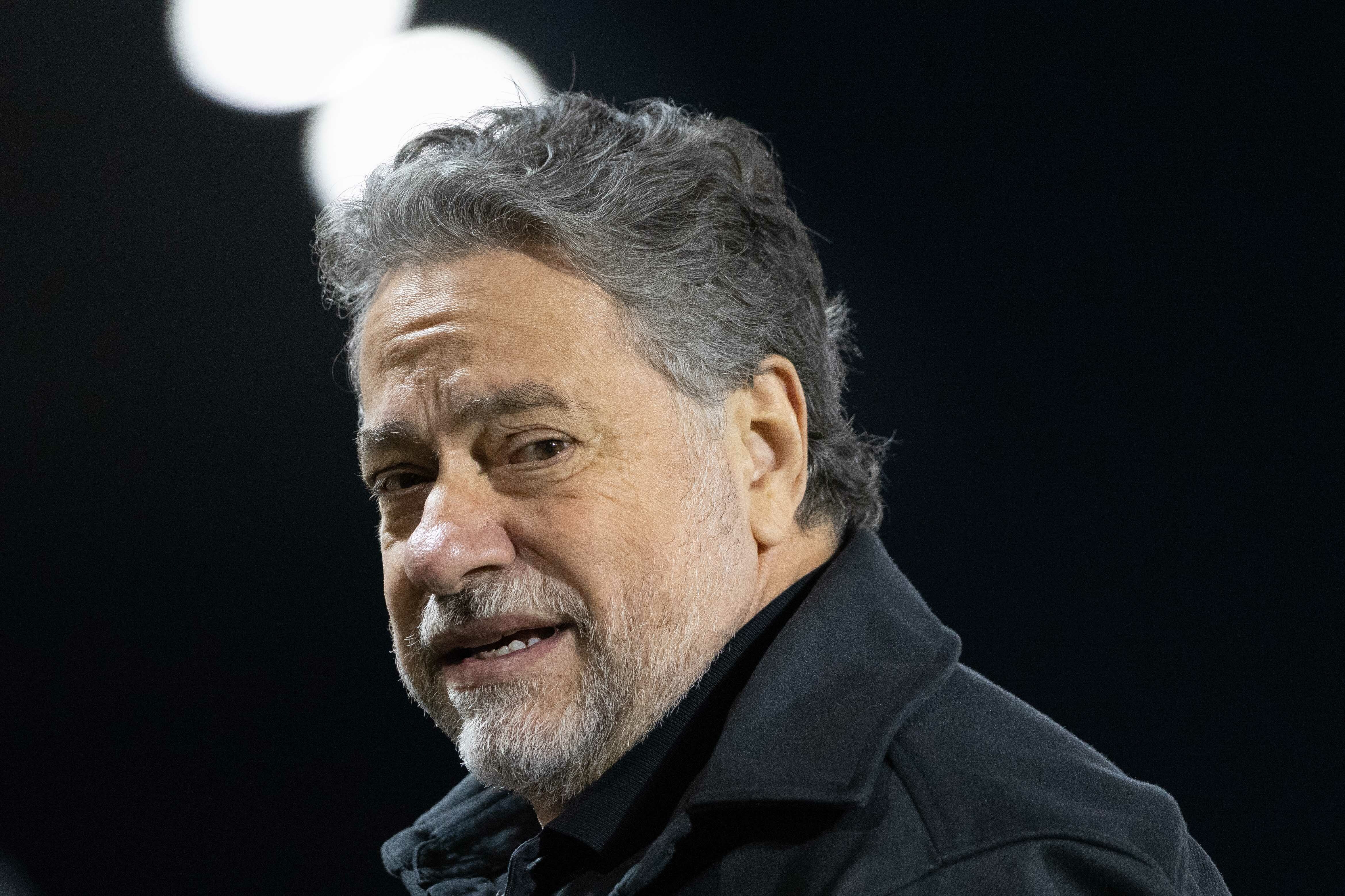 São Paulo busca lateral versátil e considera meia após lesão de Oscar