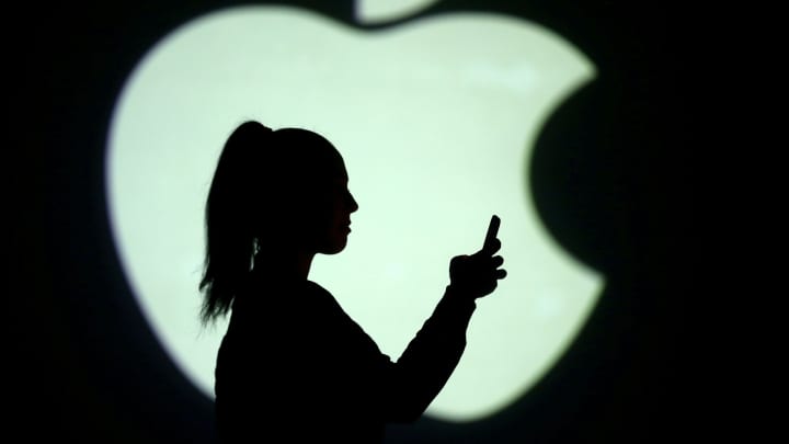 Traders alertam para dificuldades da Apple apesar do apoio de analistas de Wall Street