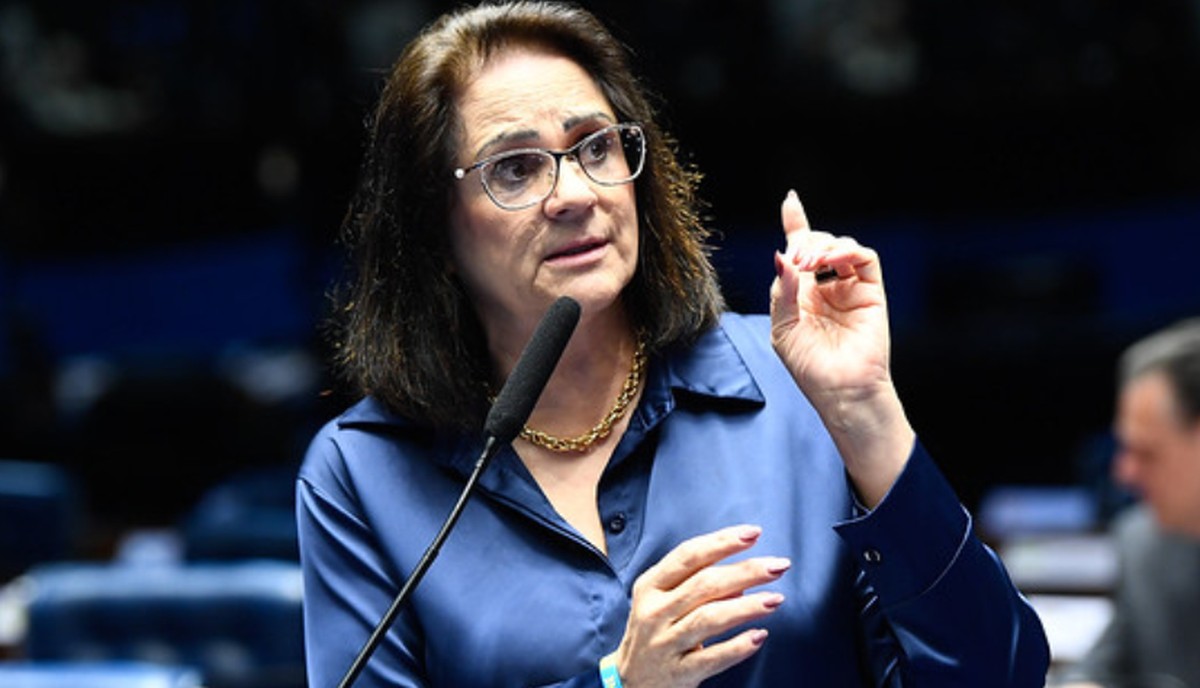 Damares apoia projeto para combater 'adultização' de crianças nas redes sociais