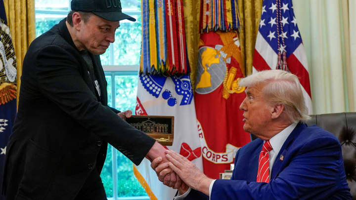 Trump garante apoio a Musk e afirma que não irá prejudicar suas empresas
