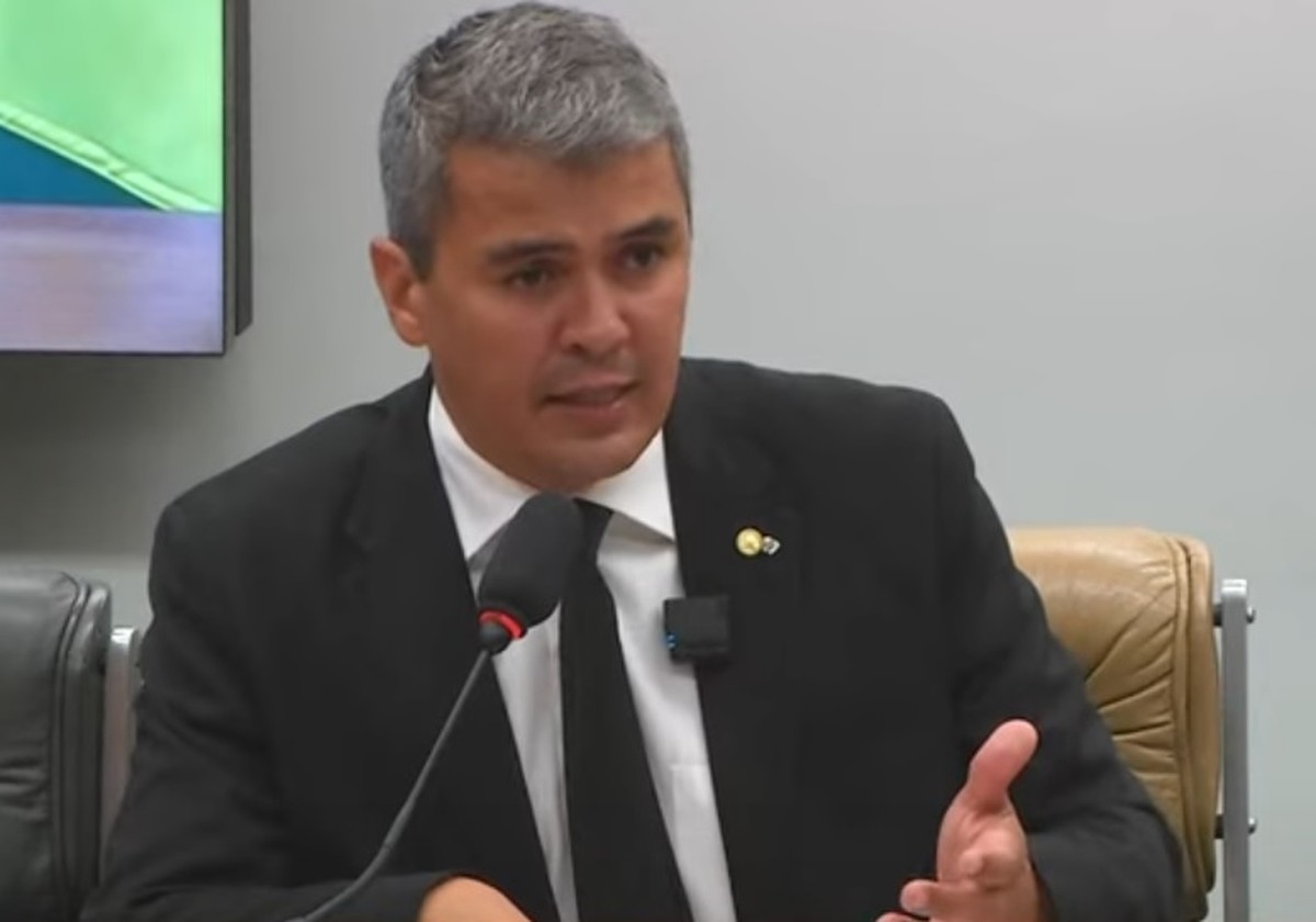 Centrão designa deputado para relatar cassação de Zambelli na CCJ da Câmara
