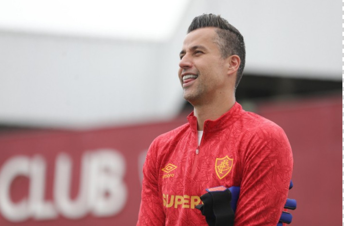 Fábio renova contrato com o Fluminense até 2026 e completa 216 jogos pelo clube