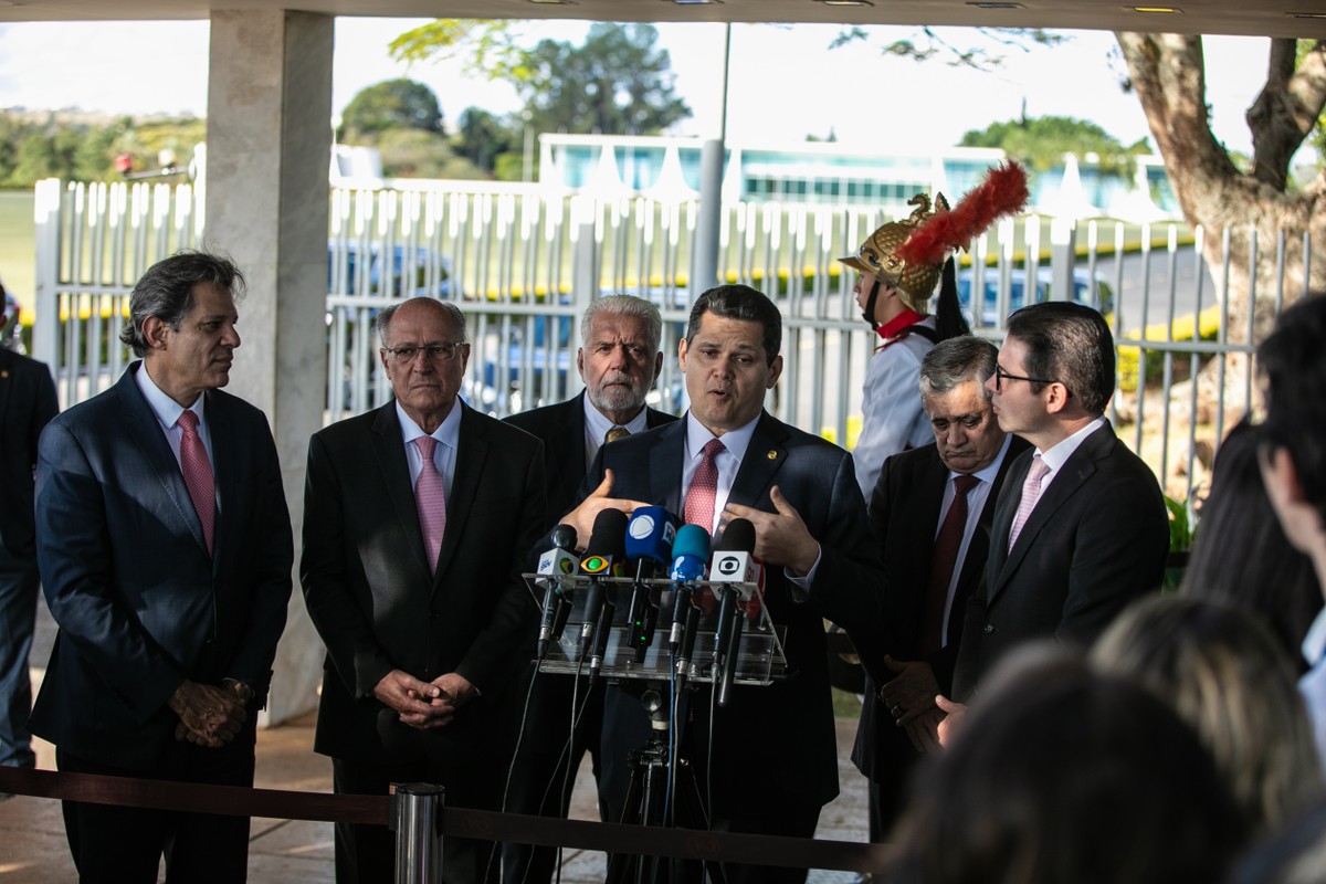 Governo defende no STF manutenção de decreto do IOF para garantir R$ 31,3 bi em 2026