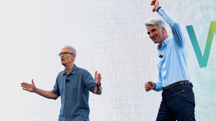 Apple enfrenta pressão do mercado para definir sua estratégia em inteligência artificial