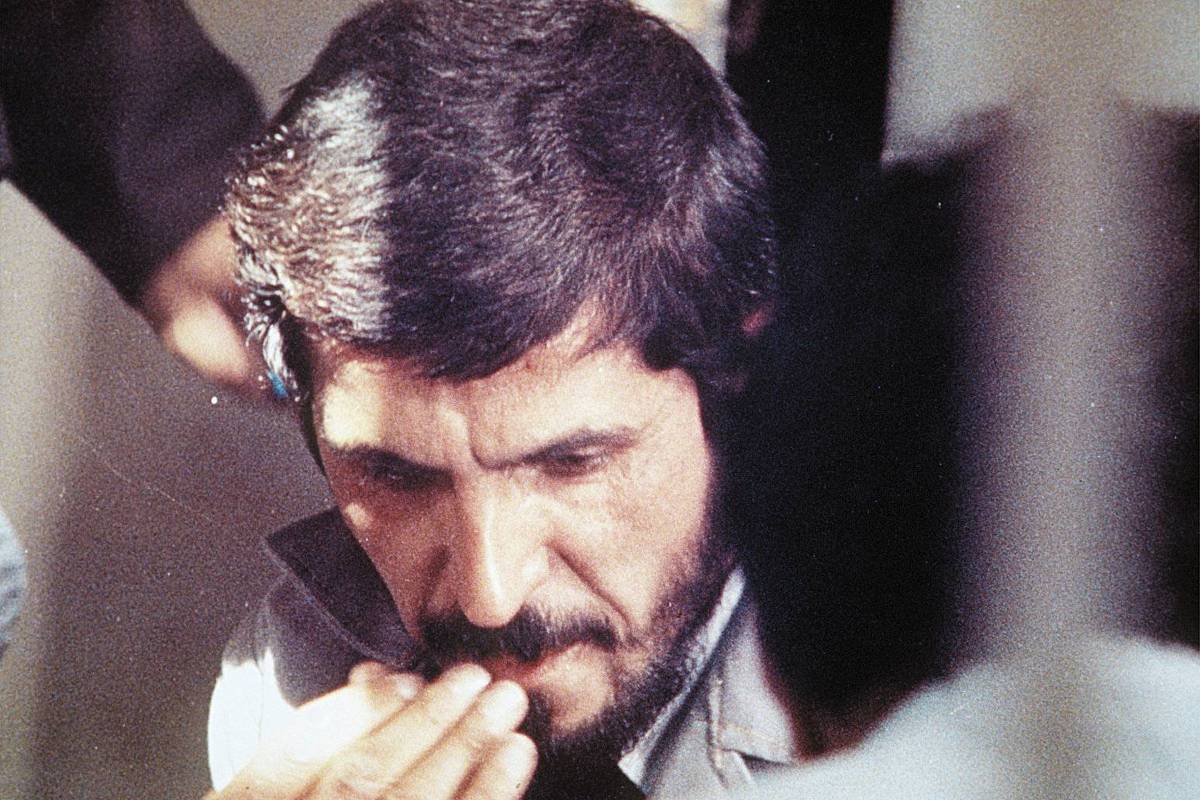 O ator Hosein Sabzian em cena do filme 'Close Up', de Abbas Kiarostami (Foto: Divulgação)