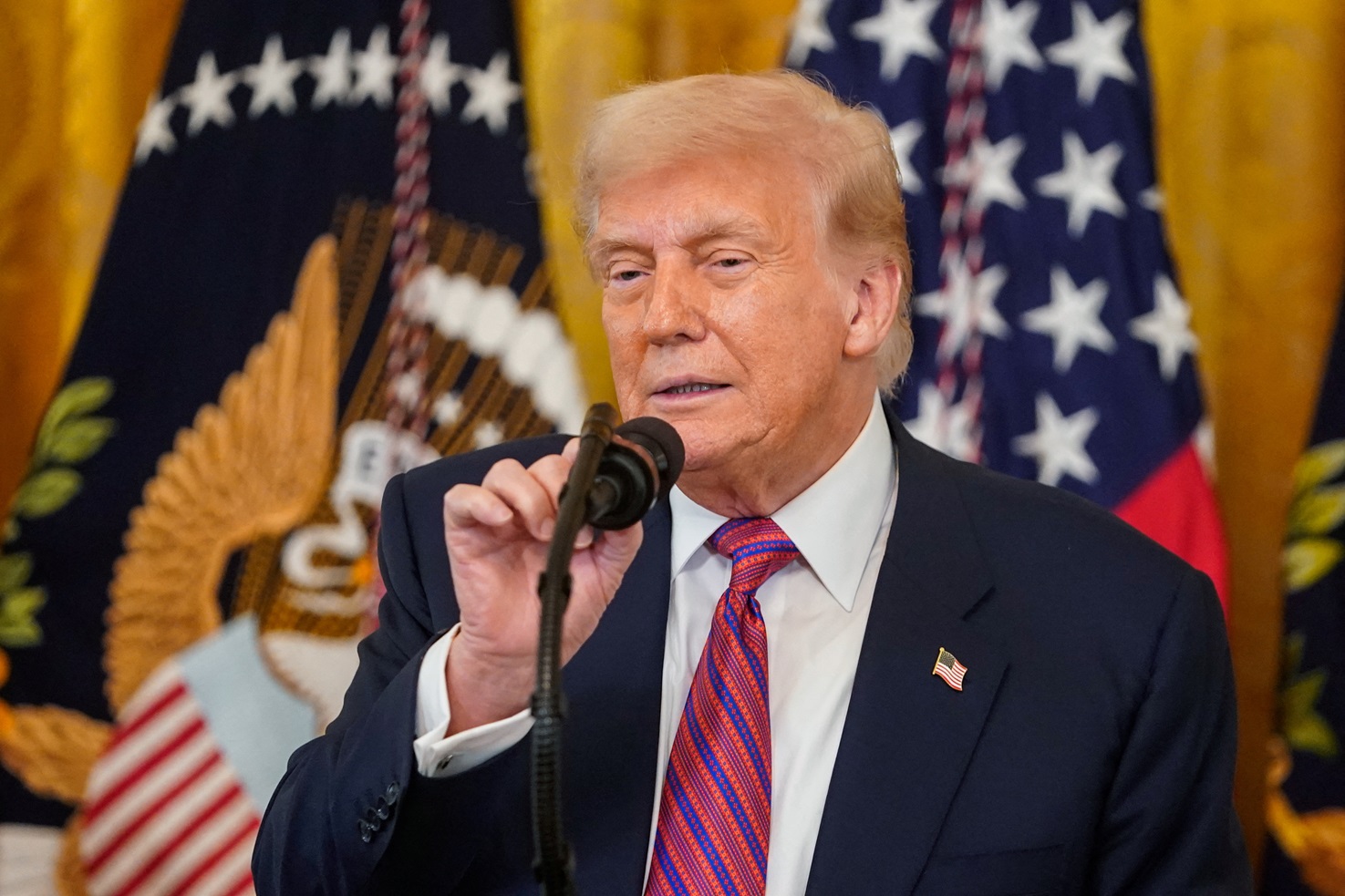 Trump confirma imposto de 50% sobre produtos brasileiros e gera polêmica