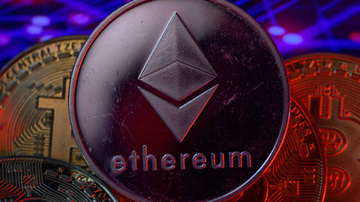 Ether e ações ganham destaque após aprovação de lei histórica sobre stablecoins