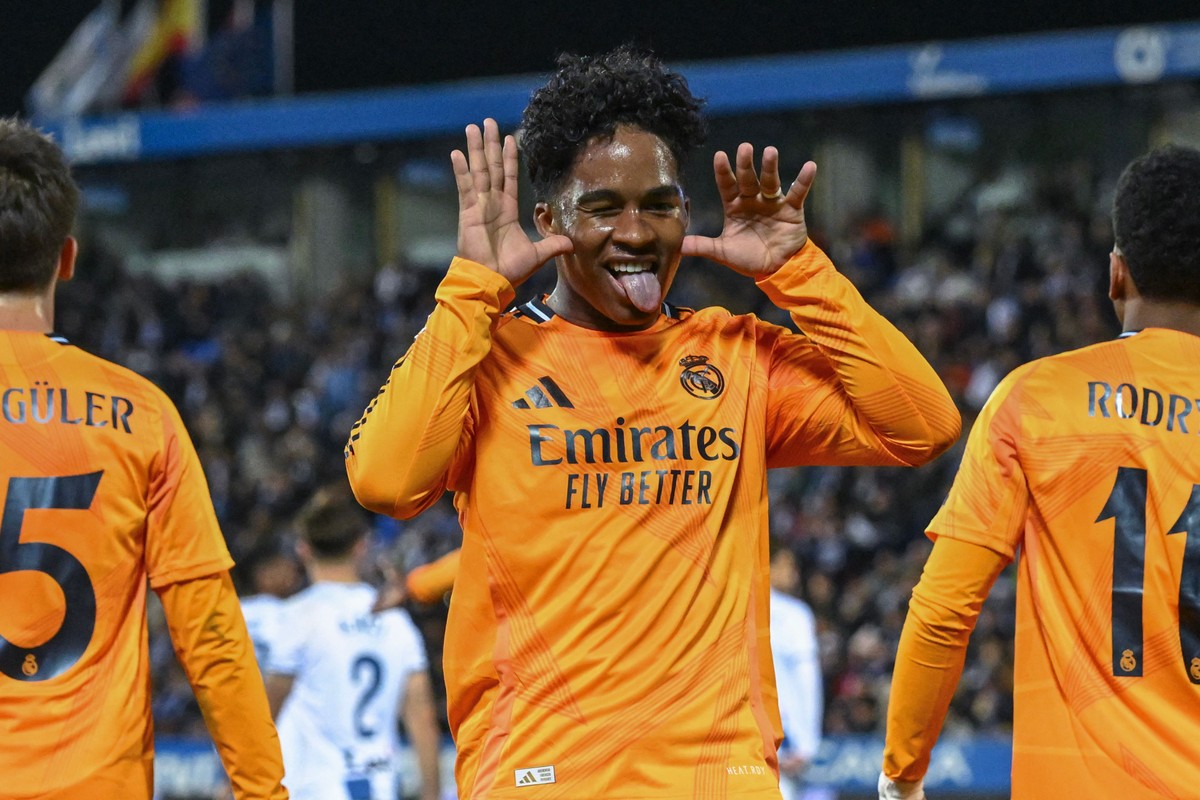 Endrick vê negociação com Real Sociedad frustrada por lesão no menisco