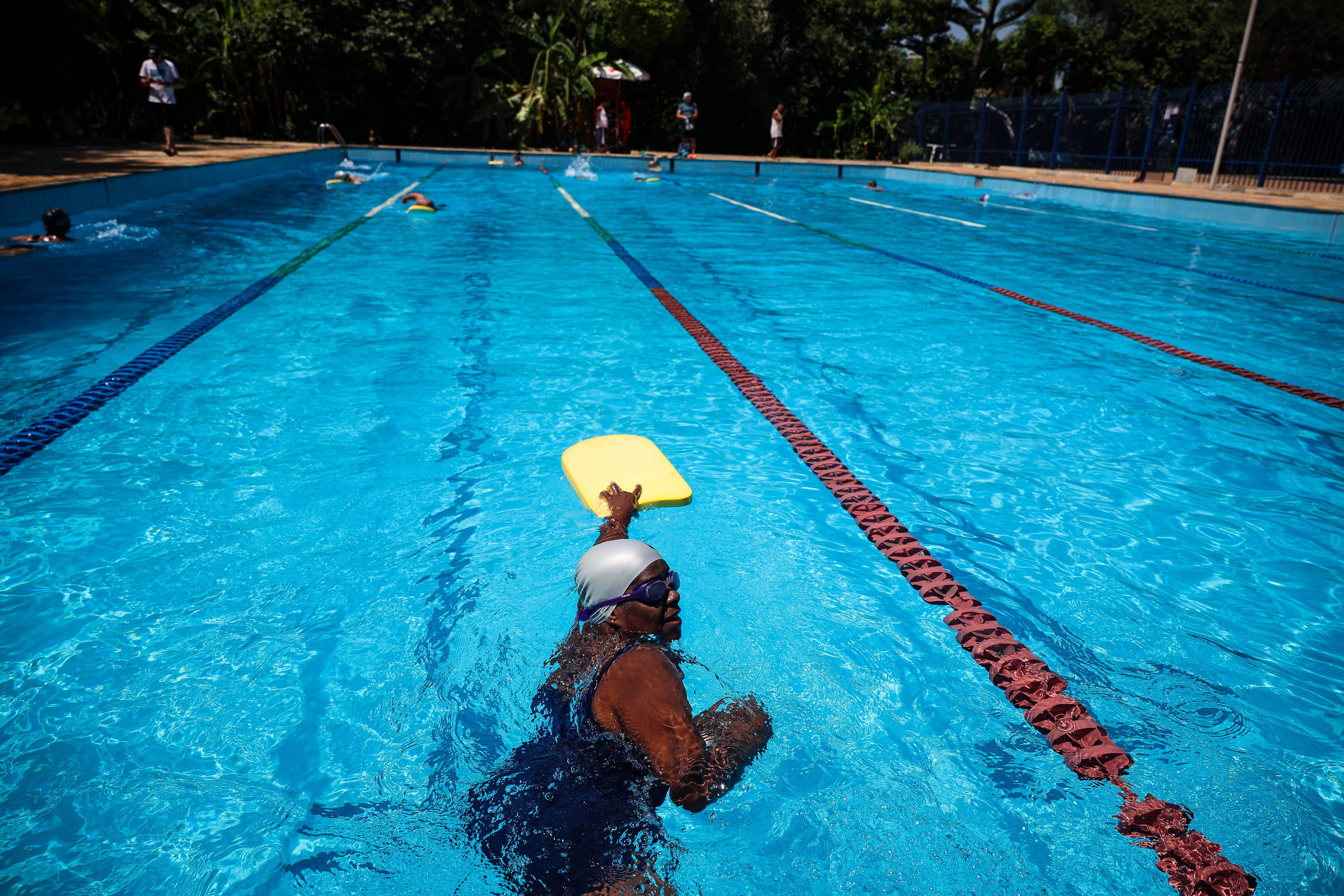 Exercícios aquáticos aceleram recuperação após cirurgias; saiba como funciona