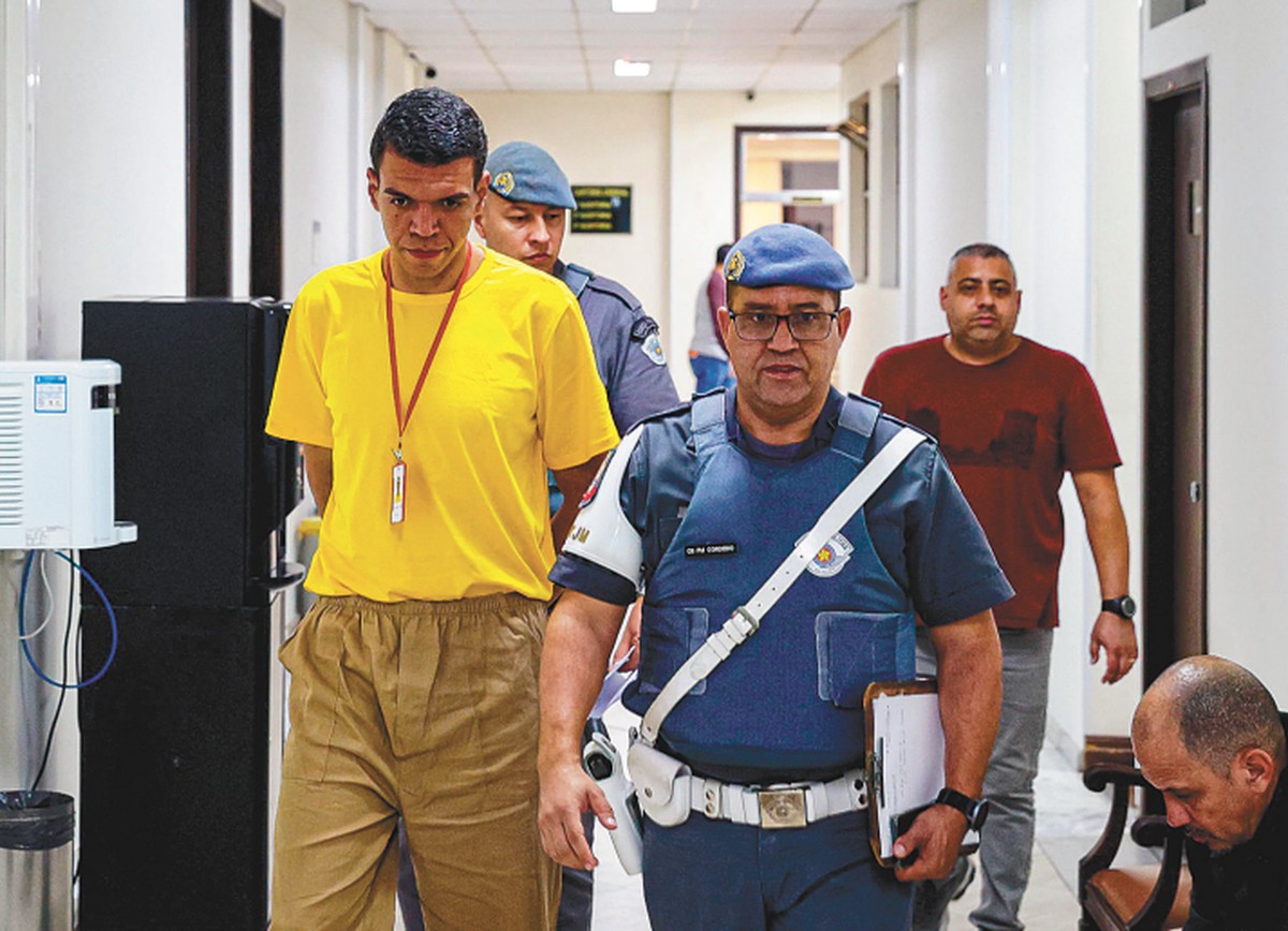 Luan Felipe Alves Pereira, preso por atirar em entregador de ponte, é solto depois que a Justiça concedeu habeas corpus (Foto: Alisson Salles/FolhaPress)