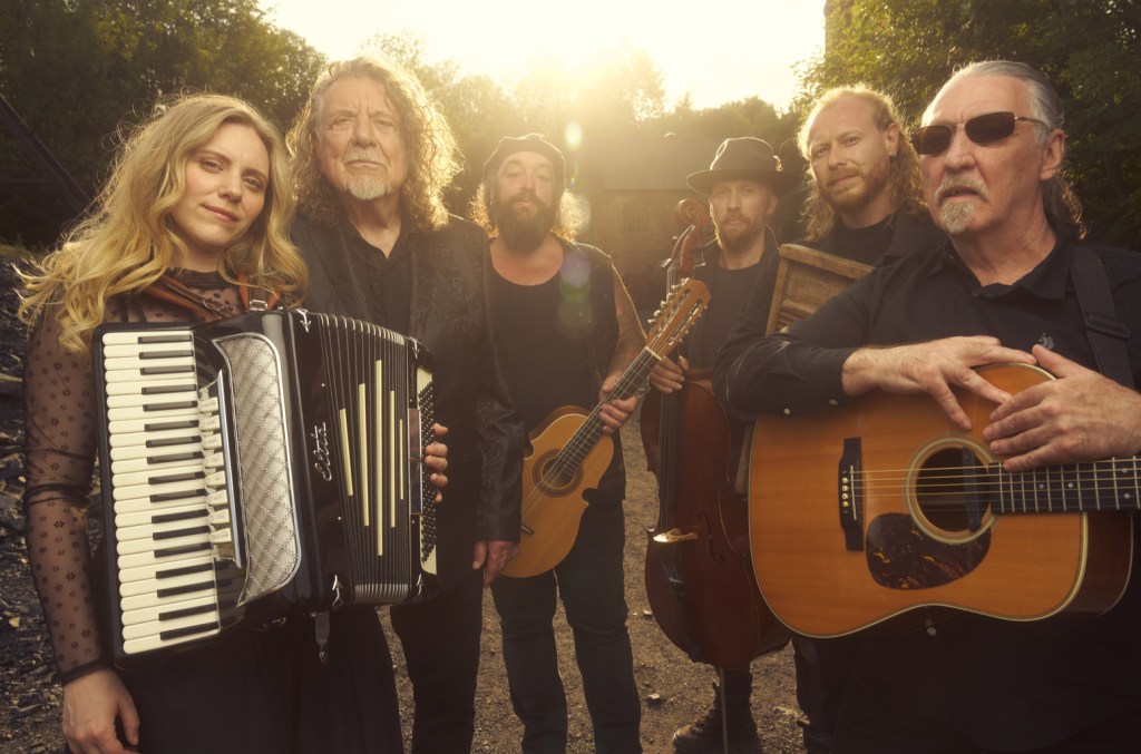 Robert Plant lança álbum de covers e apresenta primeiro single da nova fase