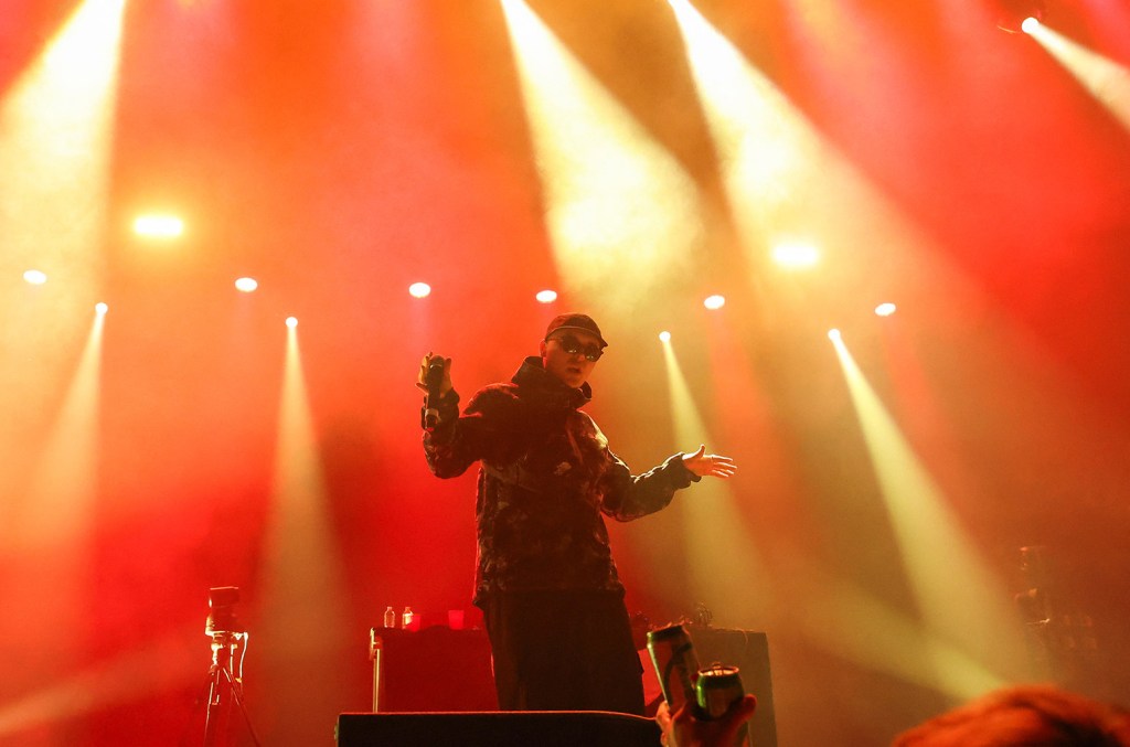 Kneecap anuncia show histórico em Londres após polêmica e acusações de terrorismo