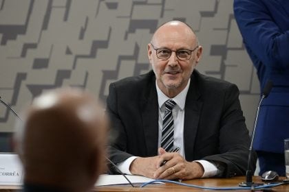 Abin tenta arquivar investigação com apelo do diretor a Gonet