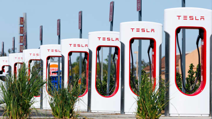 JPMorgan lista ações para ficar de olho no segundo semestre, incluindo Tesla