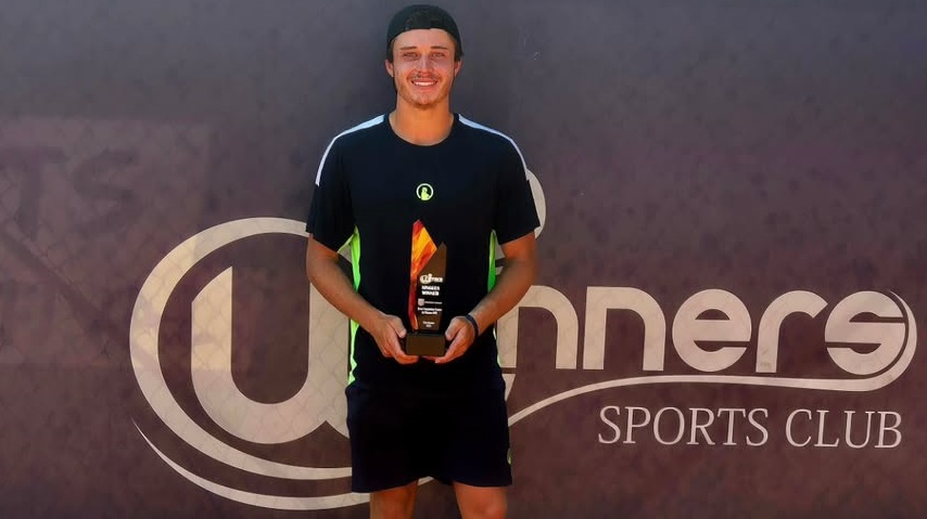 João Schiessl conquista 3º título profissional e Saraiva fica em segundo na Tunísia
