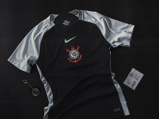 Corinthians discute proposta da Adidas após votação de impeachment no clube