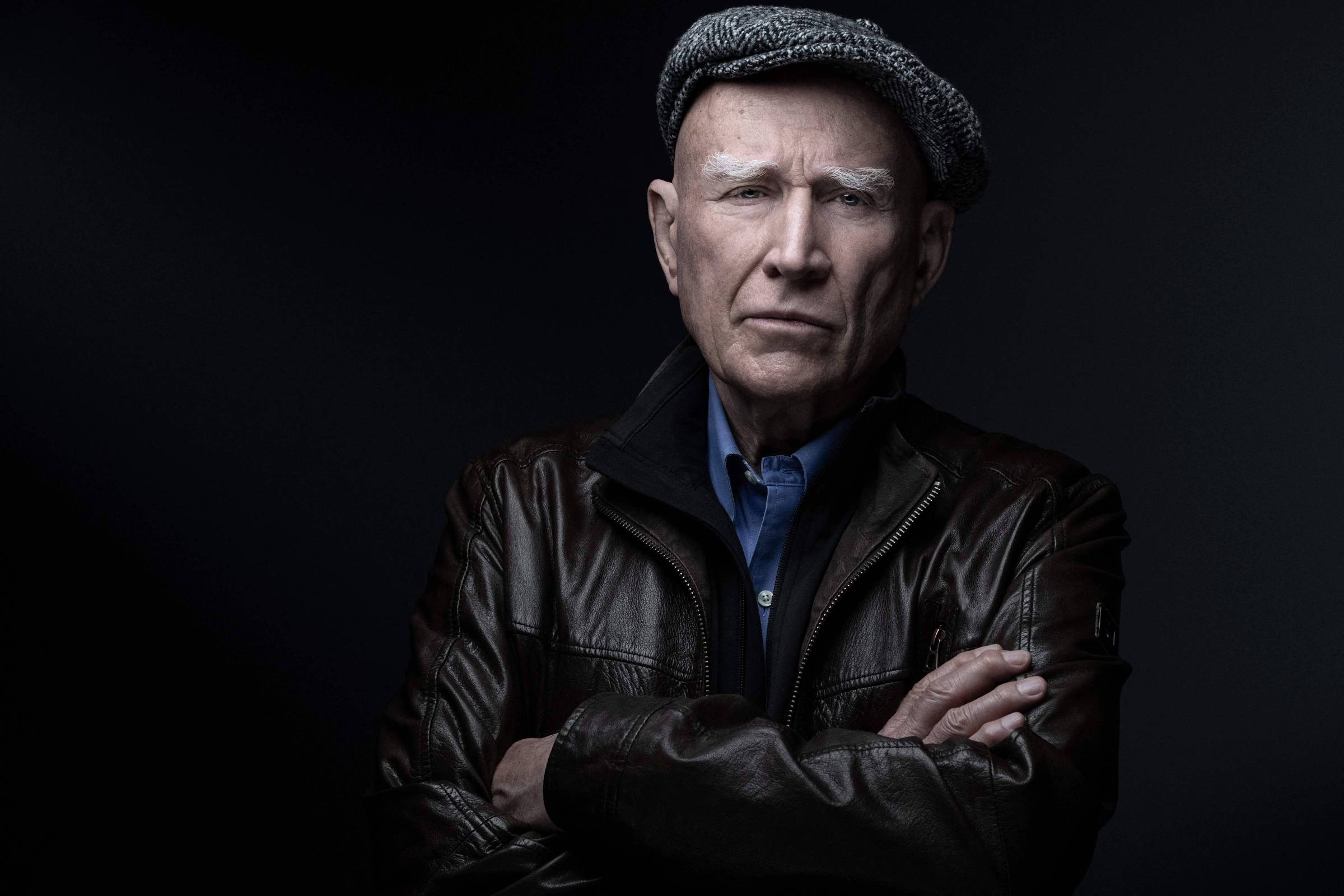 Sebastião Salgado é homenageado em cerimônia de cremação no cemitério Père-Lachaise