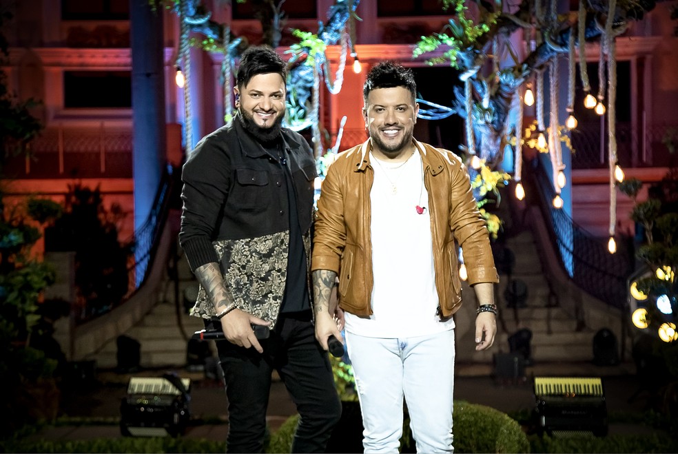 Diego e Victor Hugo celebram sucesso tardio de 'Entregador de flor' no Spotify