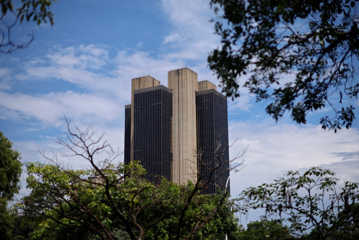 Banco Central aguarda tempo para analisar evolução dos dados, afirma diretor