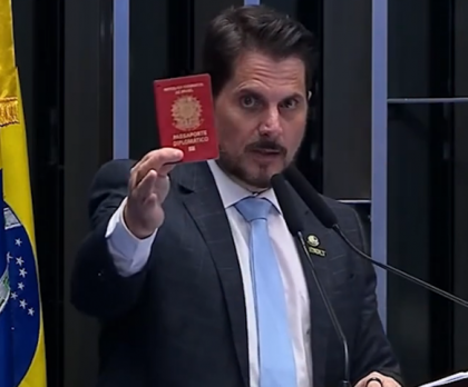 Marcos do Val critica Moraes e o acusa de covardia em desafio sobre passaporte