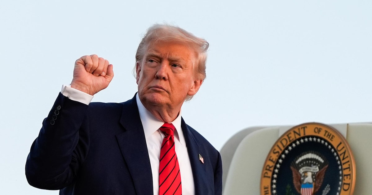 Trump utiliza livro para pressionar nações a financiar os Estados Unidos