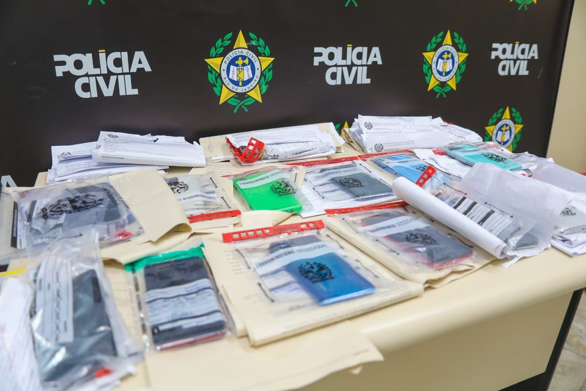 Polícia Civil inicia devolução de celulares recuperados a seus proprietários