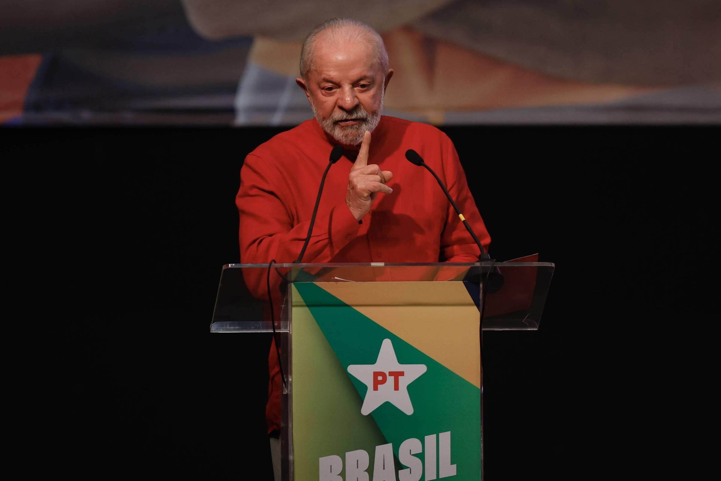 Lula considera 4º mandato, mas prioriza saúde e foco no Congresso do PT